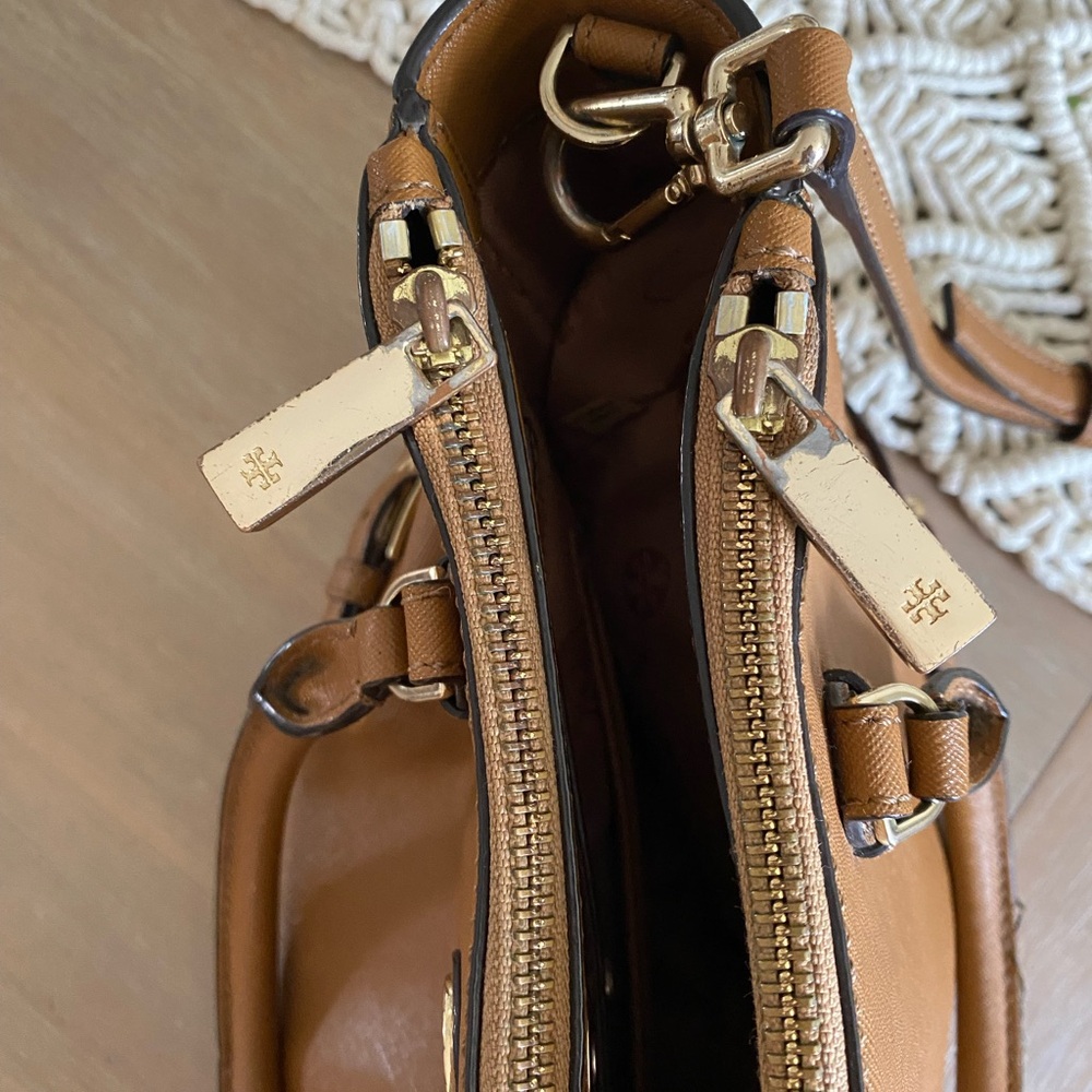 Tory Burch crossbody purse - Picture 7 of 14